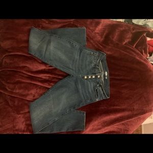 High waisted buttoned jeans